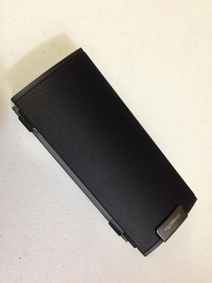 Caixa de Som Bluetooth — 