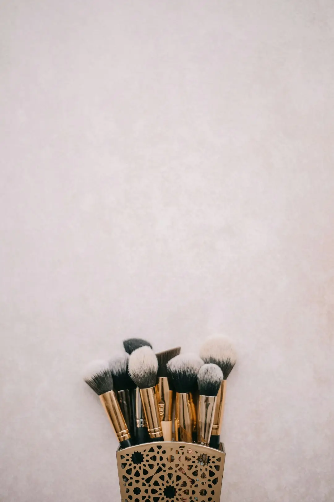 Cinco pincéis que resolvem toda make